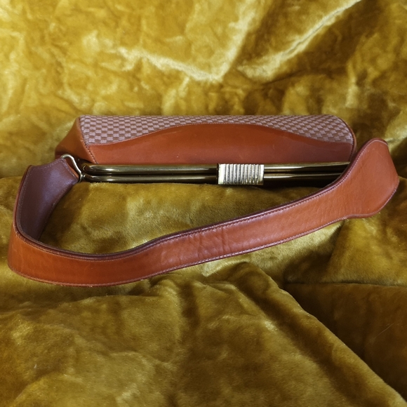 Vintage Luxury Ascot Leather Handbag - Picture 10 of 10